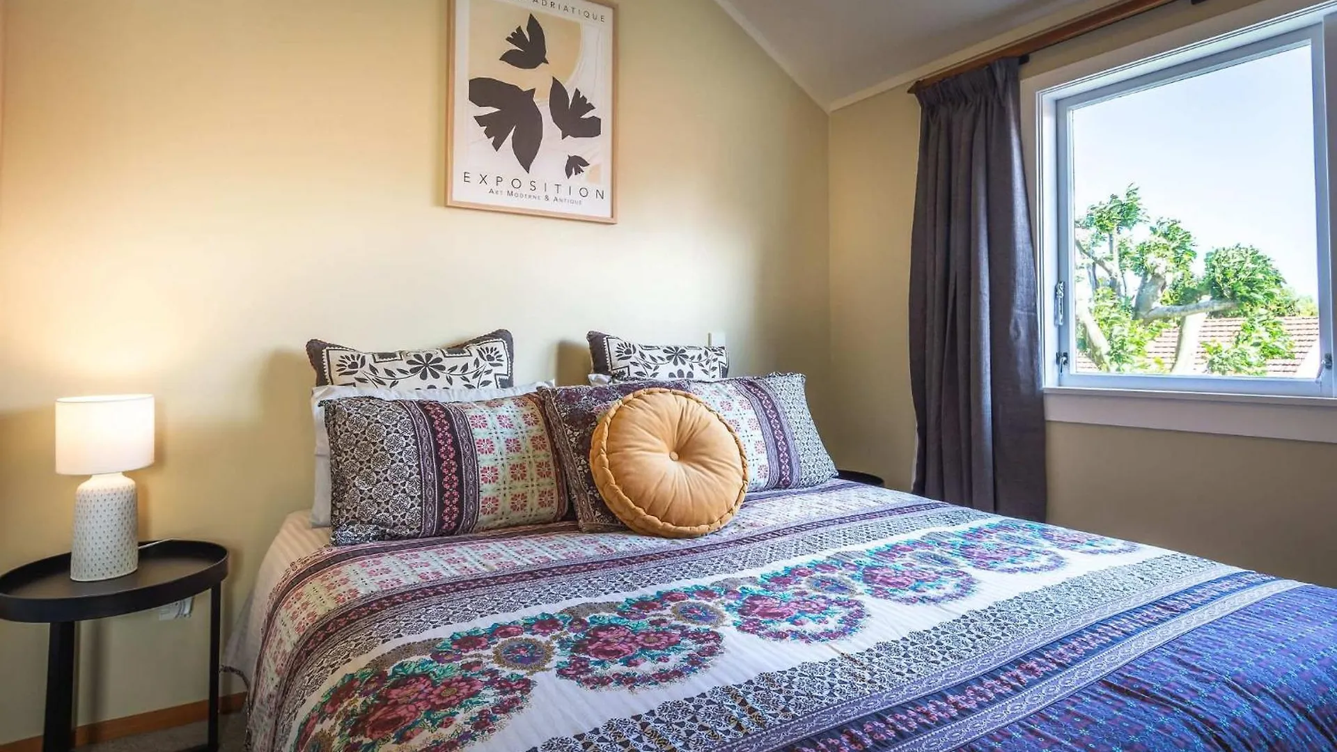 Black Cottage - Beautiful Central Cottage For Two Rotorua Appartement