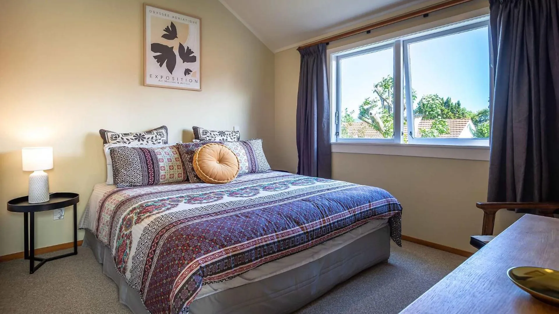 Black Cottage - Beautiful Central Cottage For Two Rotorua